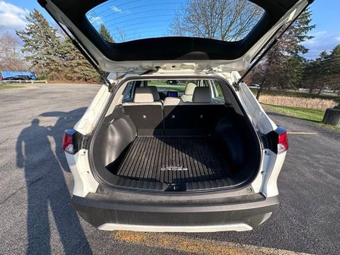 Used 2023 Toyota Corolla Cross L image 10