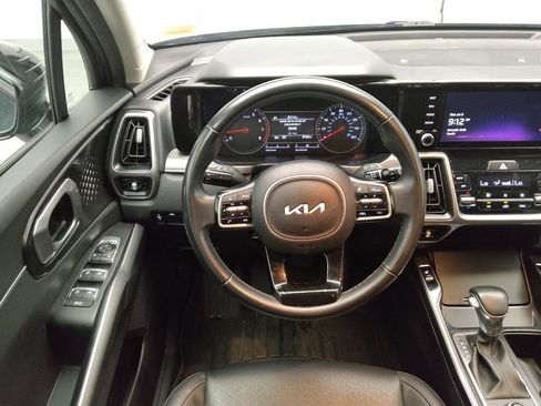 Used 2022 Kia Sorento S FWD image 22