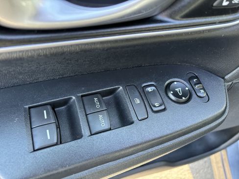 Used 2018 Honda CR-V Touring image 9