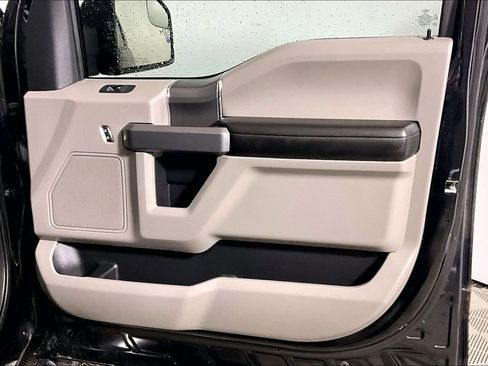 Used 2018 Ford F150 XLT w/ Equipment Group 302A Luxury AWD/4WD image 19