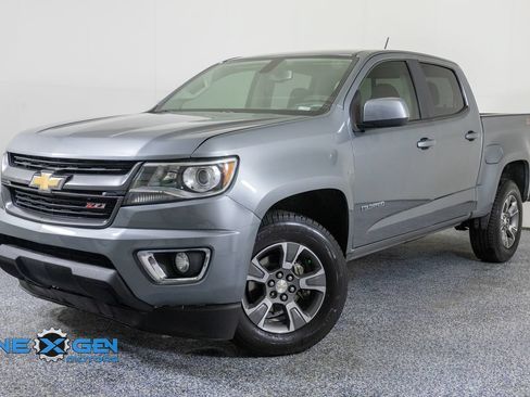Used 2020 Chevrolet Colorado Z71 AWD/4WD image 3