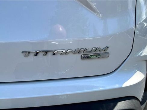 Used 2019 Ford Edge Titanium w/ Cold Weather Package AWD/4WD image 24