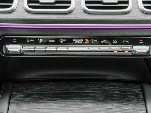 Used 2025 Mercedes-Benz GLE 350 4MATIC image 15