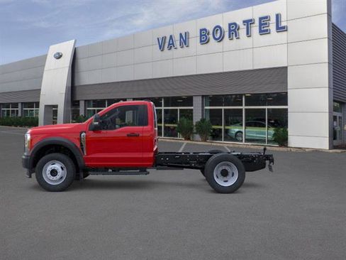 New 2025 Ford F550 4x4 Regular Cab Super Duty image 3