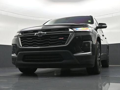 Used 2024 Chevrolet Traverse RS FWD image 35