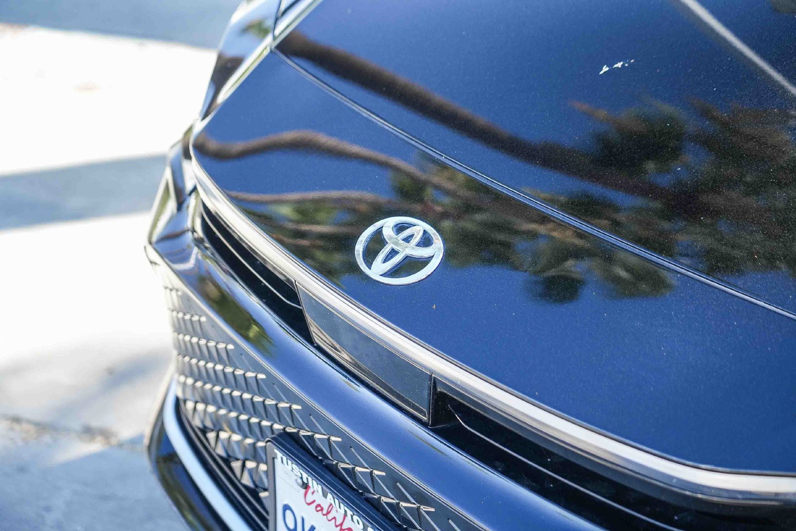 Certified 2024 Toyota Crown AWD/4WD image 3