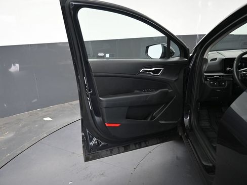 Used 2026 Kia Sportage LX FWD image 23