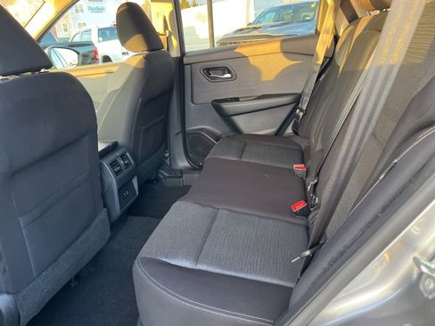 Used 2021 Nissan Rogue SV image 16