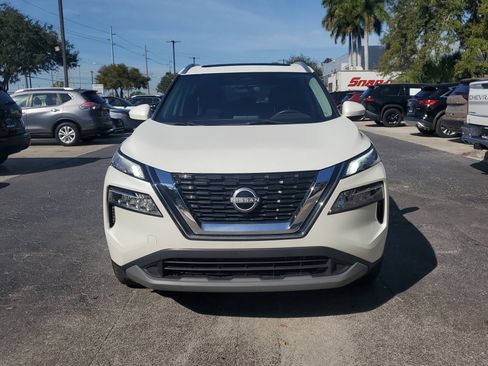 Used 2023 Nissan Rogue SV w/ SV Premium B Package image 2