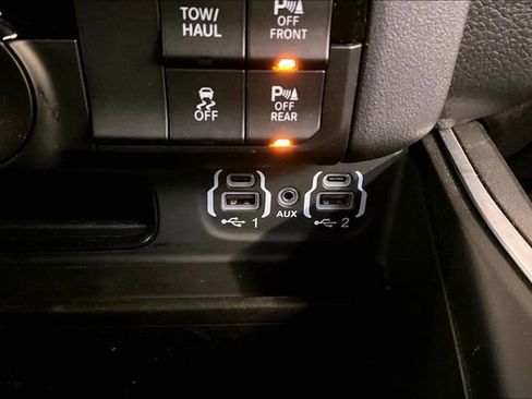 Used 2021 RAM 1500 Big Horn image 17