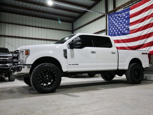 Used 2022 Ford F250 XLT w/ XLT Premium Package AWD/4WD image 4