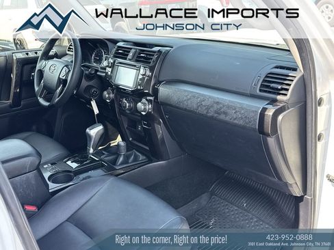 Used 2018 Toyota 4Runner TRD Off-Road Premium AWD/4WD image 36