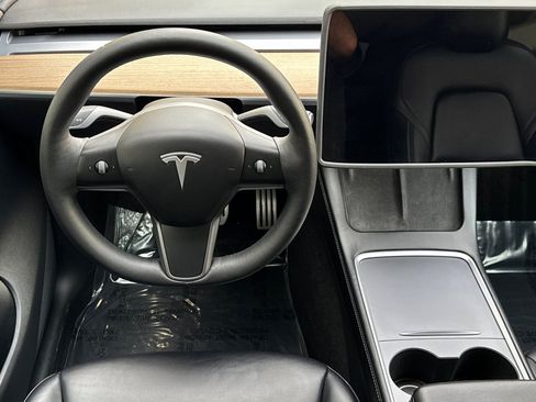 Used 2022 Tesla Model Y Performance image 27