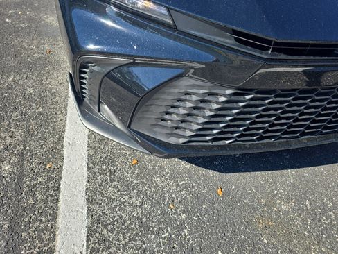 Used 2025 Toyota Camry SE image 6