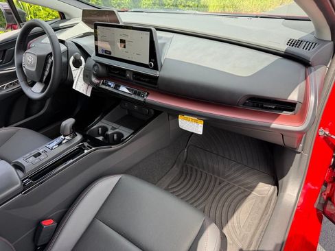 New 2026 Toyota Prius Plug-In Hybrid FWD image 44