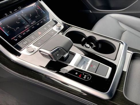 New 2025 Audi Q8 Premium Plus AWD/4WD image 7