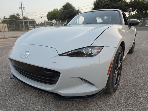 Used 2016 MAZDA MX-5 Miata Club RWD image 3