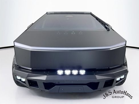 Used 2024 Tesla Cybertruck Cyberbeast AWD/4WD image 2