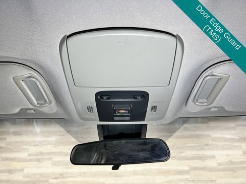 Used 2022 Toyota Camry SE w/ Carpet Mat Package (TMS) FWD image 16