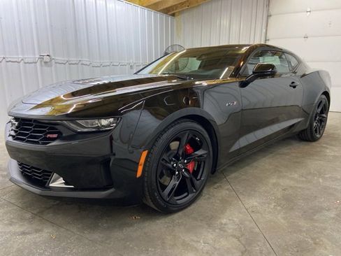 Used 2021 Chevrolet Camaro LT w/ RS Package image 4