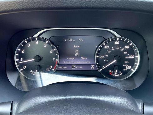 Used 2022 Nissan Frontier SV AWD/4WD image 12
