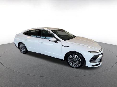 Used 2025 Hyundai Sonata SEL image 2