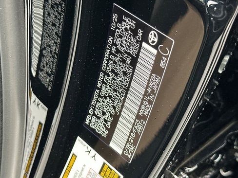 New 2026 Toyota Prius Plug-In Hybrid FWD image 31