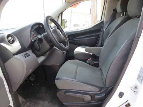 Used 2016 Nissan NV200 SV w/ Technology Package FWD image 10