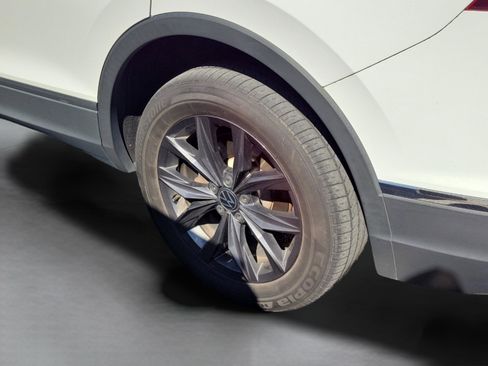 Used 2022 Volkswagen Tiguan SE image 26