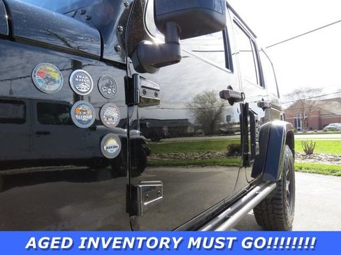 Used 2015 Jeep Wrangler Unlimited Sahara AWD/4WD image 11