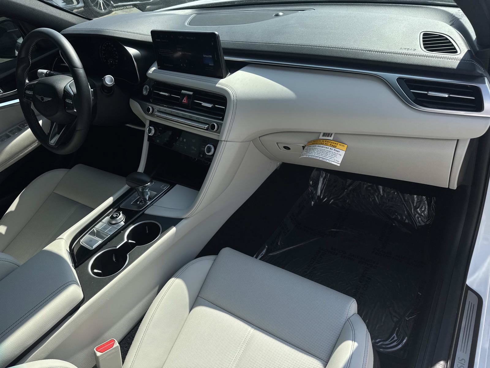 Used 2025 Genesis G70 2.5T RWD image 11