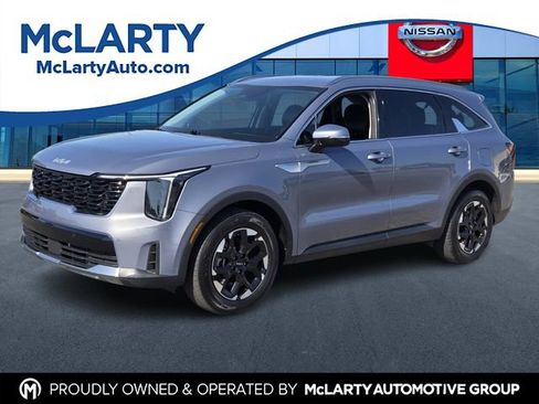 Used 2024 Kia Sorento S image 1