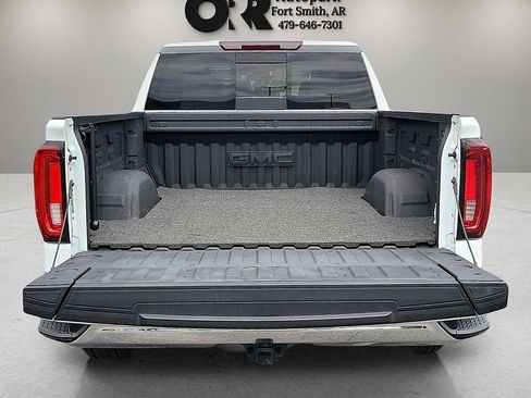 Used 2022 GMC Sierra 1500 SLT AWD/4WD image 8