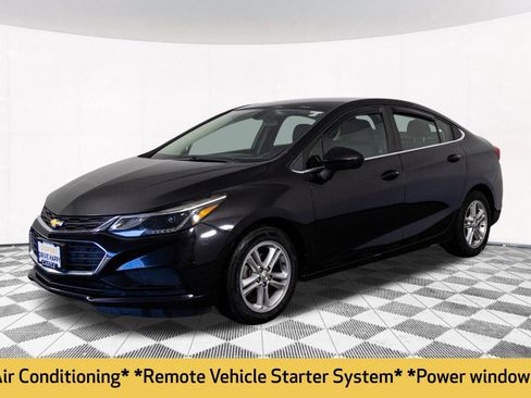 Used 2017 Chevrolet Cruze LT w/ Convenience Package image 11