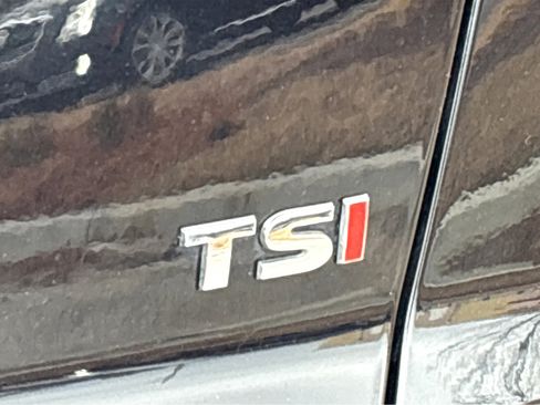 Used 2018 Volkswagen Passat 2.0T SE image 19