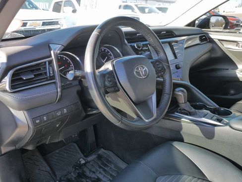 Used 2020 Toyota Camry SE image 21