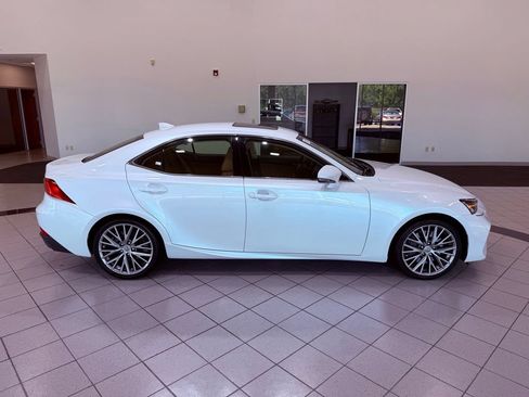 Used 2017 Lexus IS 200t RWD image 13