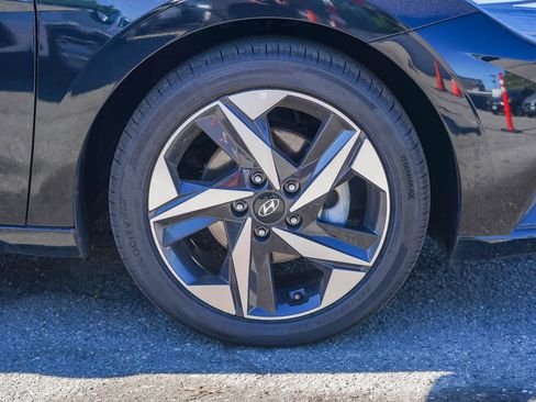 New 2023 Hyundai Elantra SEL w/ Convenience Package image 4