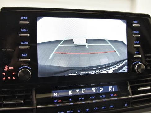 Used 2021 Toyota Sienna XSE w/ XSE Plus Package image 23