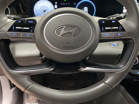 Used 2024 Hyundai Elantra SEL w/ Convenience Package FWD image 16