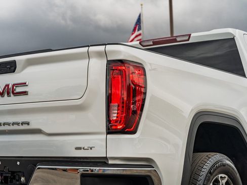 Used 2025 GMC Sierra 1500 SLT image 14