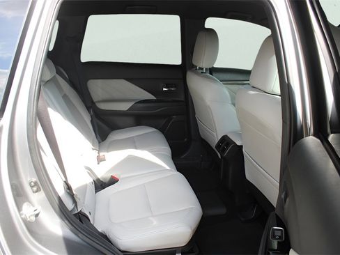 Used 2022 Mitsubishi Outlander SEL image 23