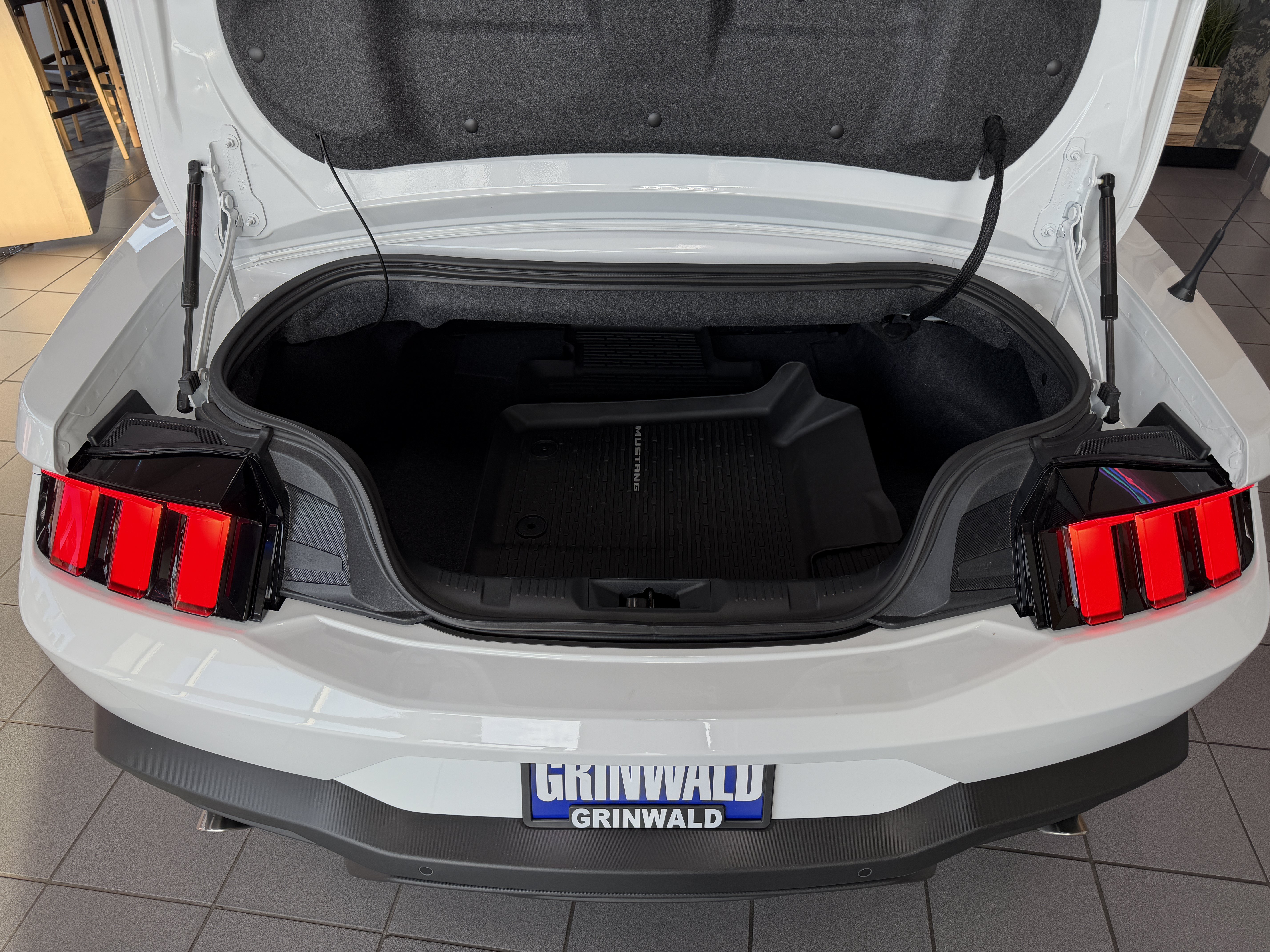 Used 2025 Ford Mustang Convertible RWD image 28