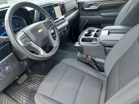 Used 2025 Chevrolet Silverado 1500 LT AWD/4WD image 9