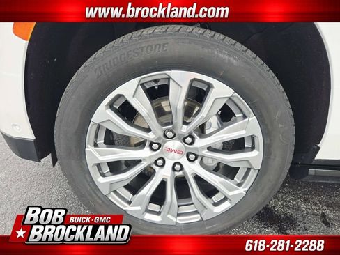 Used 2024 GMC Yukon Denali w/ Advanced Technology Package AWD/4WD image 22