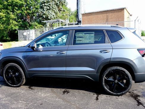 New 2025 Volkswagen Taos SEL image 6