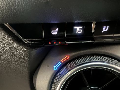 Used 2025 Chevrolet Blazer LT image 45