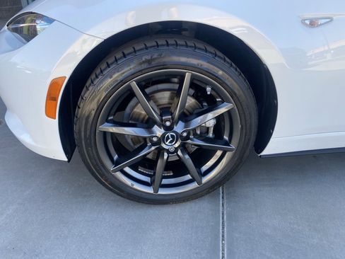 Used 2022 MAZDA MX-5 Miata Grand Touring w/ Weather Package image 9