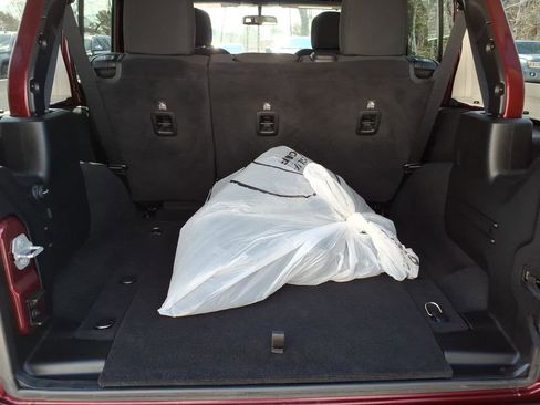 Used 2021 Jeep Wrangler Unlimited Sport image 13