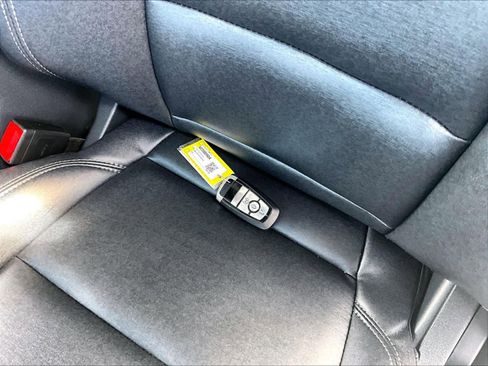 Used 2025 Ford Bronco Badlands image 30